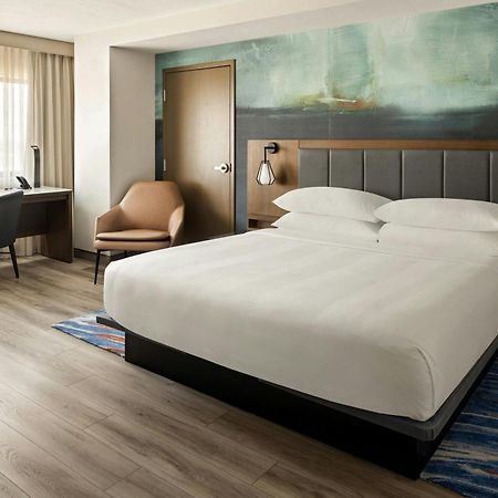 Oshkosh Marriott Waterfront Hotel & Convention Center Экстерьер фото