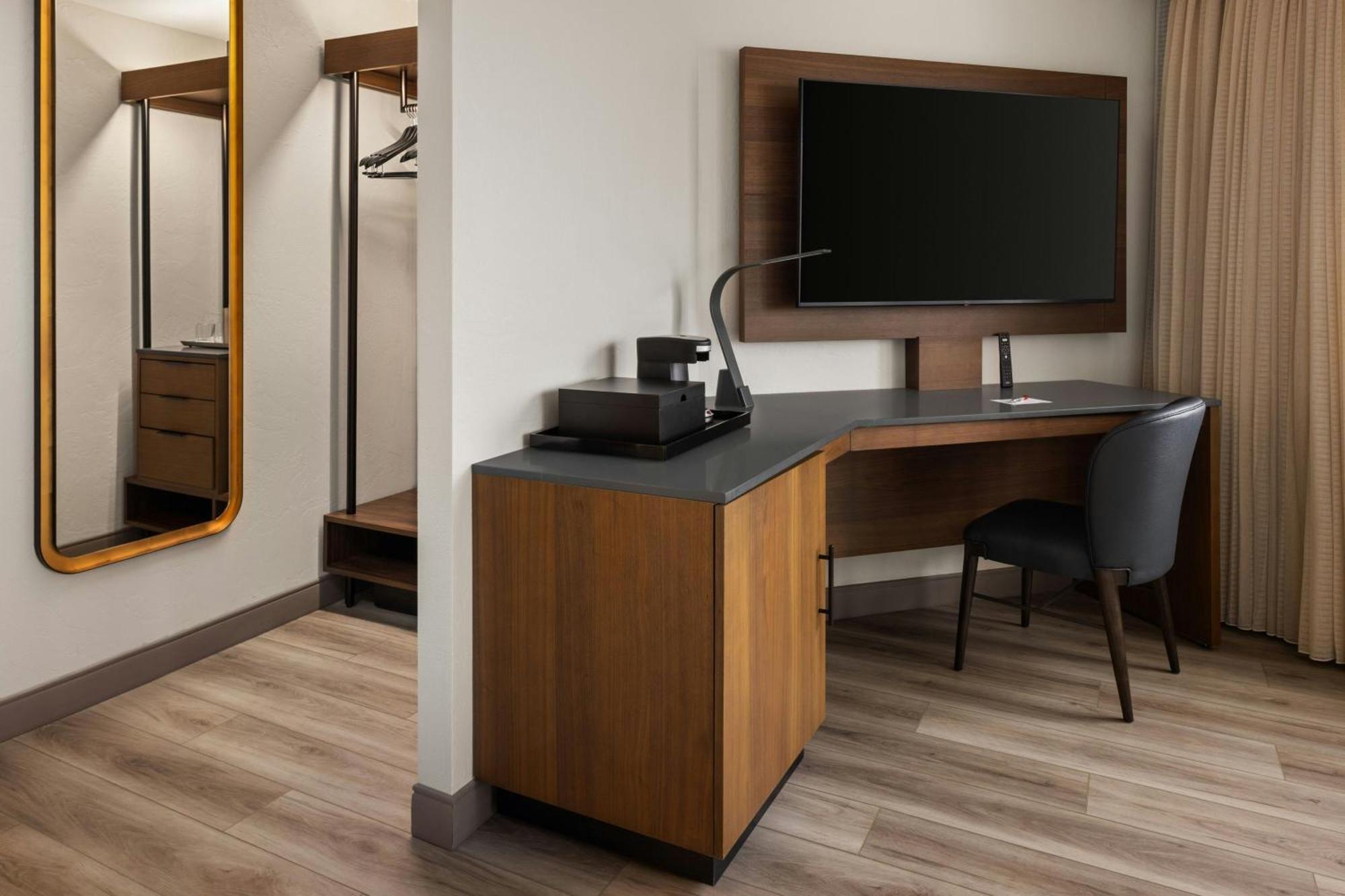 Oshkosh Marriott Waterfront Hotel & Convention Center Экстерьер фото