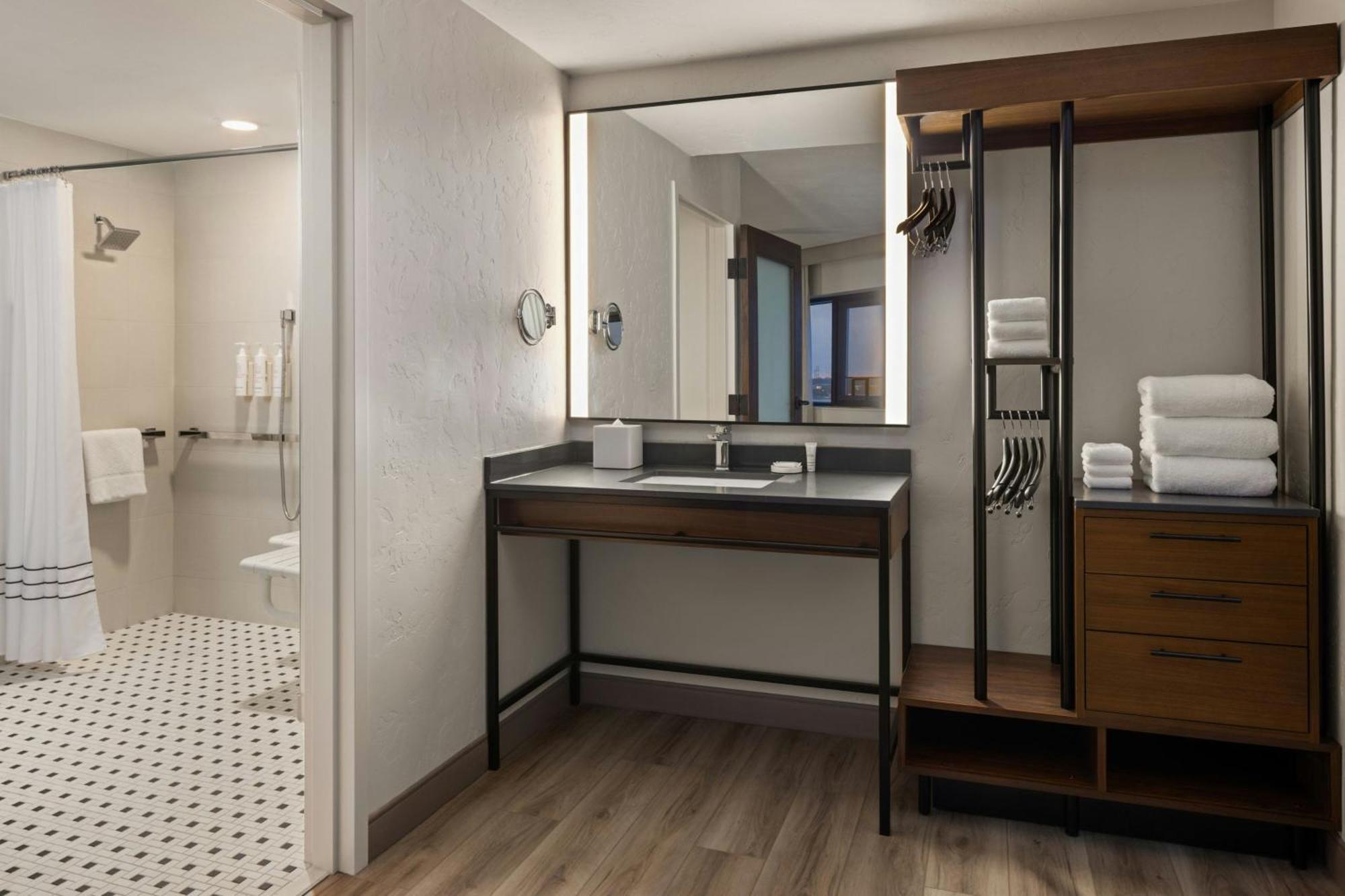 Oshkosh Marriott Waterfront Hotel & Convention Center Экстерьер фото
