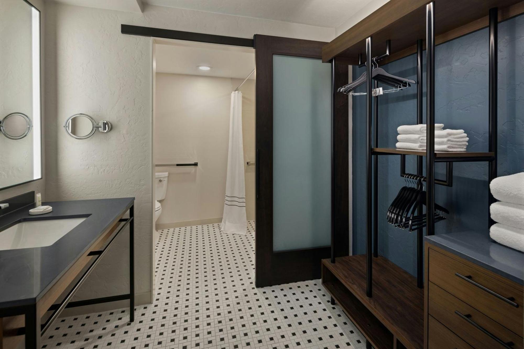 Oshkosh Marriott Waterfront Hotel & Convention Center Экстерьер фото